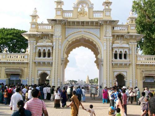 Mysore Palace (bangalore_100_1774.jpg) wird geladen. Eindrucksvolle Fotos von der indischen Halbinsel erwarten Sie.